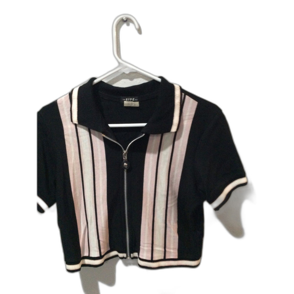 Medium women cropped zip front sweater short sleeve Pink black collar retro look